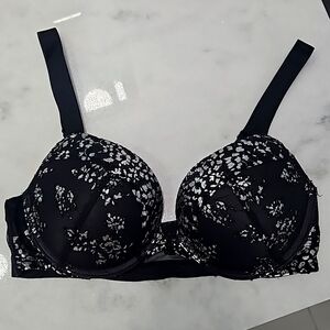 Black foil Victoria secret very sexy front close push up bra 34C